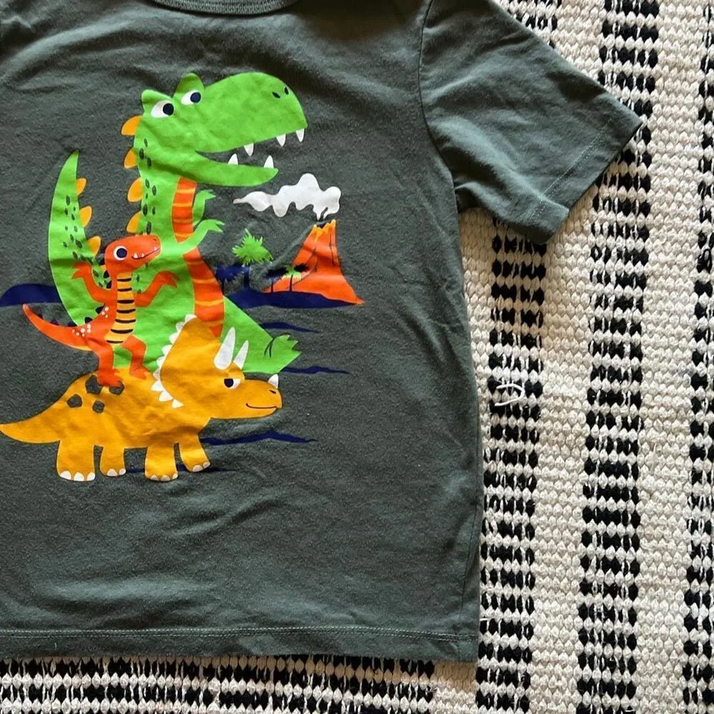 The children’s place size 5T Olive green Dinosaur boys t shirt